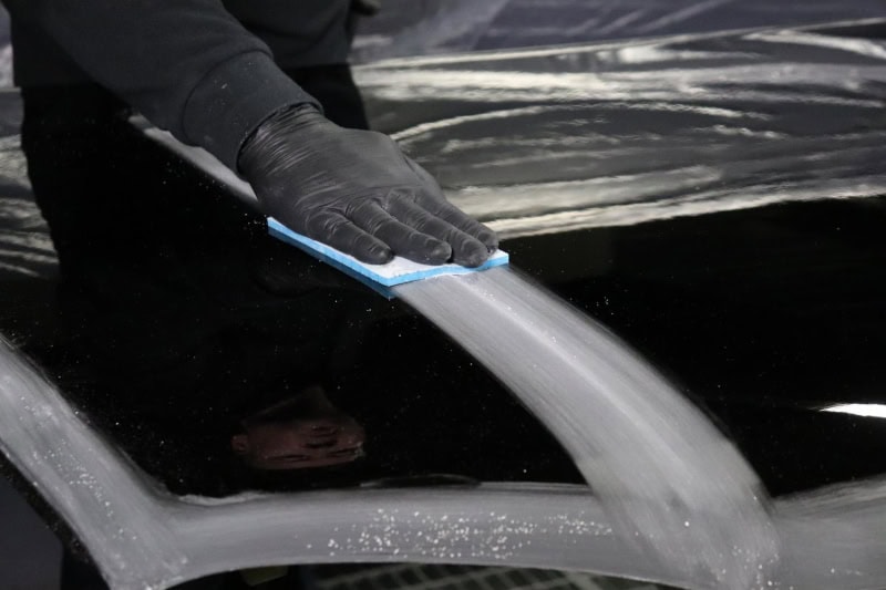 Preview: 3M™ Hookit™ Flexible Feinschleifstreifen 33532, 139 x 172 mm, A, P600, Ungelocht, Feinschleifstreifen mit Aluminiumkorn, Für Nass- oder Trockenschliff