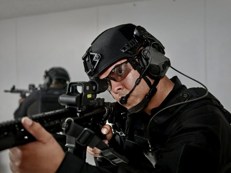 Preview: 3M™ Peltor™ ComTac™ VIII Elektronischer Gehörschutz für Einsatzkräfte, Jäger & Sportschützen MT14H418A-02, Kopfbügel, SNR = 29,8 dB / HML = 34/24,7/19,7 dB, Anthrazit, Ohne Headset & Kommzuleitung, Kopfhörer Funktion, Aktiver Kapselgehörschutz