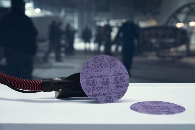 Preview: 3M™ Cubitron™ II Hookit™ 775L 260799, Ø 75 mm, 120+, Multilochung, Kletthaftend, Filmscheibe mit Präzisions-Keramikkorn