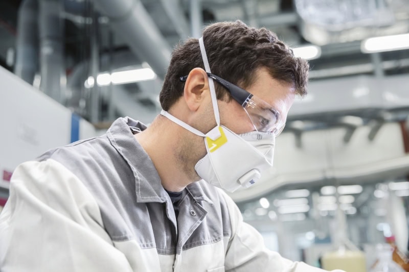 Preview: Dräger® X-plore® Atemschutzmaske / Partikelmaske 1910V FFP1 NR D 3951916, Größe S, Ideal für Brillenträger, Hygienisch einzelverpackt, Wirksamer Schutz gegen Stäube und Partikel bei hohem Tragekomfort