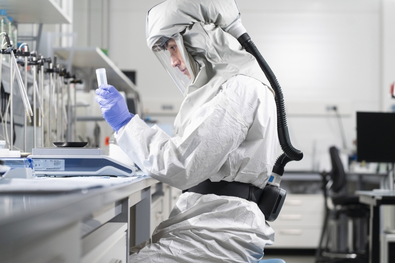 Preview: Dräger® X-plore® 8300 Gebläseeinheit Starter Set Leder 3734402, Universal Edition, Ledergürtel, TH3/TM3, 8 - 11 Stunden Laufzeit, Partikelschutz, Für höchste Anforderungen in Industrie und Gesundheitswesen