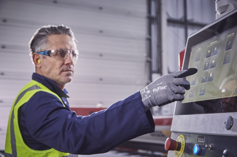 Preview: Ansell Hyflex™ 11-581 Schnittschutzhandschuh 11581060, Für scharfkantige Metallteile, Größe 6, Schwarz/ Grau, 225-278 mm lang, Mit FORTIX™ Technologie und 20% leichter