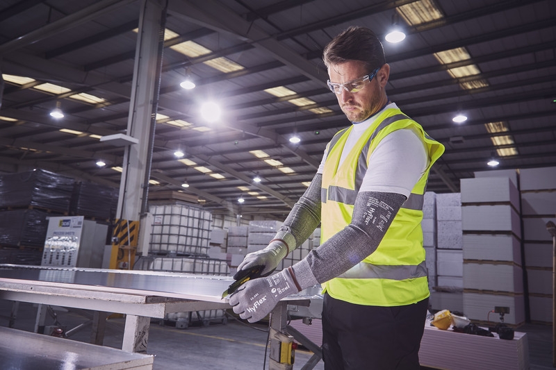 Preview: Ansell Hyflex™ 11-581 Schnittschutzhandschuh 11581060, Für scharfkantige Metallteile, Größe 6, Schwarz/ Grau, 225-278 mm lang, Mit FORTIX™ Technologie und 20% leichter
