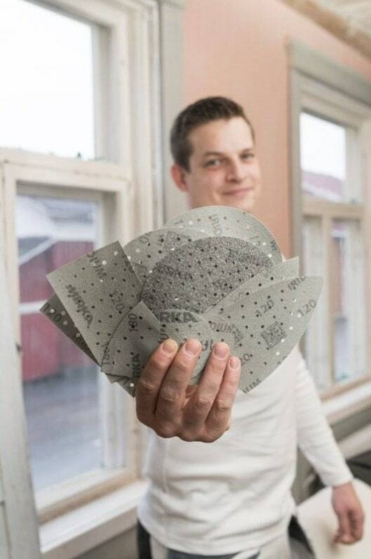 Preview: Mirka® Iridium® 246JQ05012, Ø 100 mm x 152 mm x 152 mm, P120, Multilochung, Kletthaftend, Delta Schleifscheibe mit Keramik- und Aluminiumkorn