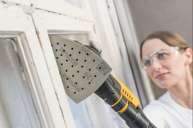 Preview: Mirka® Iridium® 246BQ05040, Ø 90 mm x 93 mm x 93 mm, P40, Multilochung, Kletthaftend, Delta Schleifscheibe mit Keramik- und Aluminiumkorn