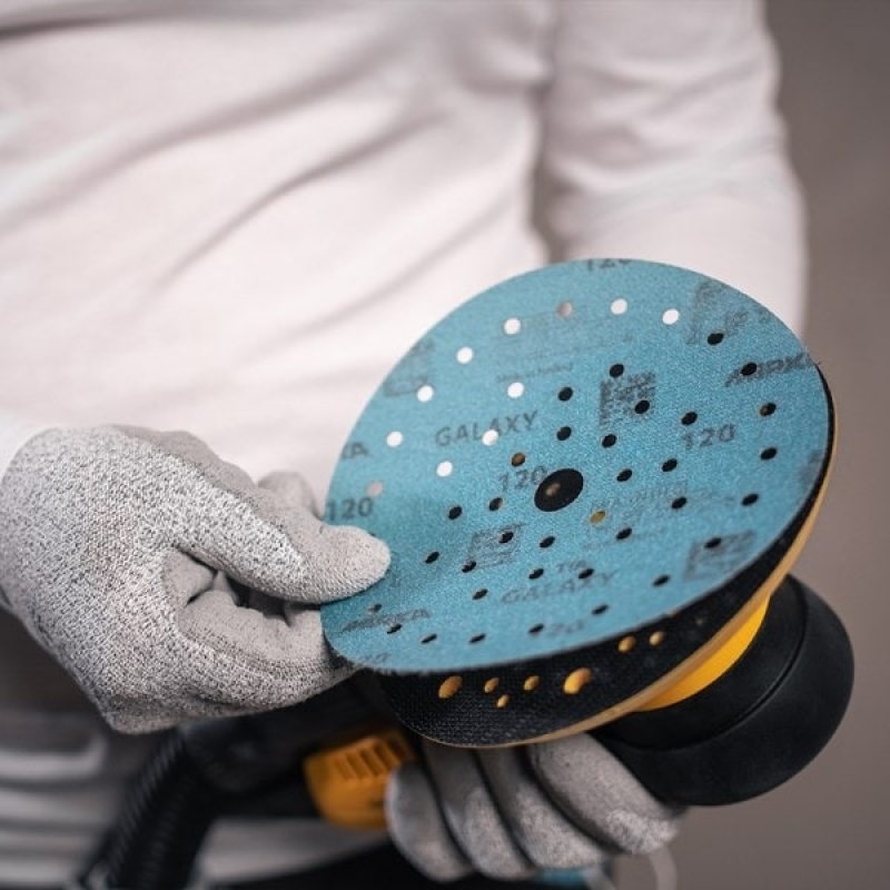 Preview: Mirka® Galaxy Schleifscheiben Testkit SEYGALAXY150L, Ø 150 mm, 2x P40, P80, P120, P180, P240, P320, Multilochung, Kletthaftend, Multifit™ Technologie, Filmscheibe mit Präzisions-Keramik- & Aluminiumkorn