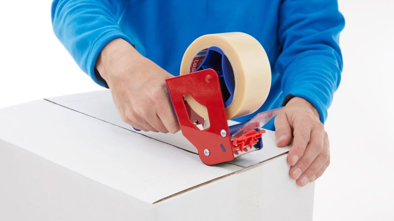 Preview: tesapack® PVC Verpackungsklebeband 4100, 38 mm x 66 m, 0,065 mm, Braun, Für mittelschwere Versandkartons bis 20 Kg