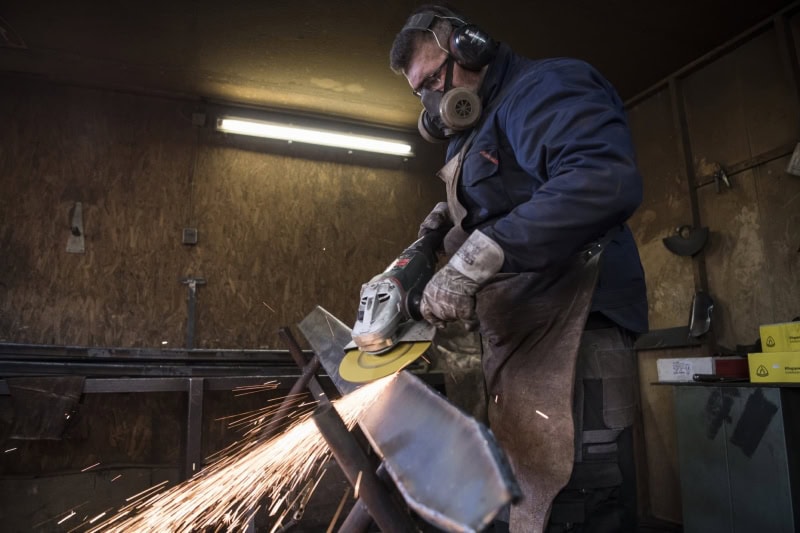 Preview: KLINGSPOR Kronenflex® A 24 Extra Schruppscheibe 13447, Ø 230 mm x 6 mm x 22 mm, P36, A, 6.600 U./Min., Typ 27 Gekröpft, Aluminiumkorn, Für Stahl, Edelstahl, Guss & universal Metallanwendungen