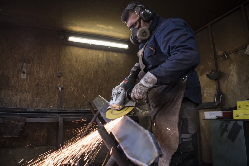 Preview: KLINGSPOR Kronenflex® A 24 Extra Schruppscheibe 13448, Ø 230 mm x 8 mm x 22 mm, P36, A, 6.600 U./Min., Typ 27 Gekröpft, Aluminiumkorn, Für Stahl, Edelstahl, Guss & universal Metallanwendungen