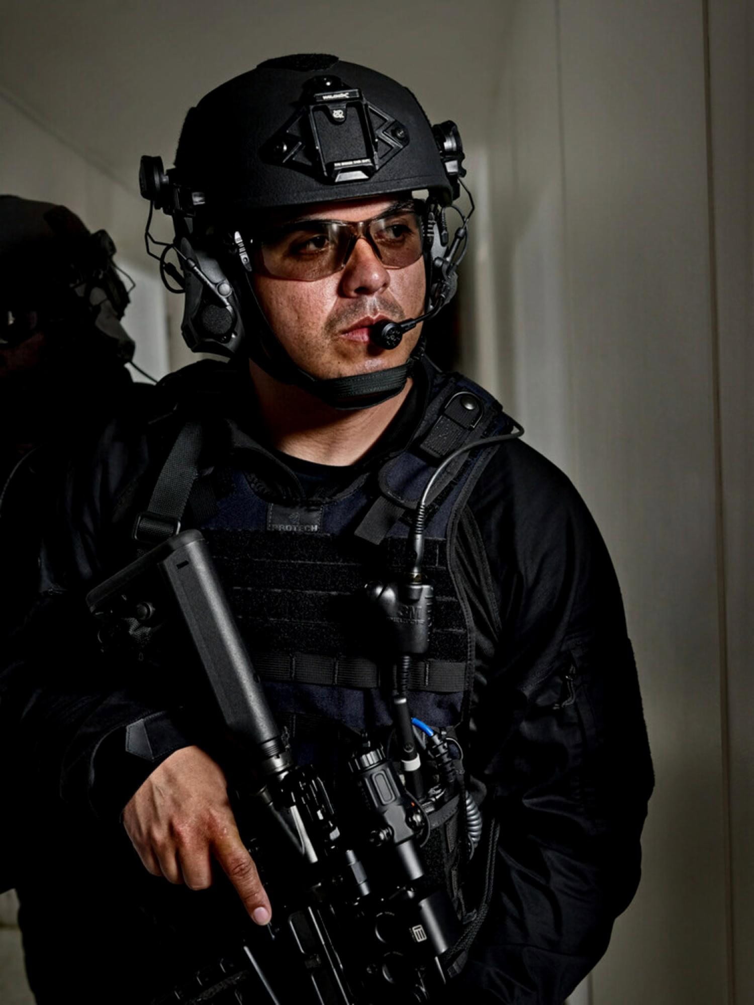 3M™ Peltor™ ComTac™ VIII Elektronischer Gehörschutz für Einsatzkräfte, Jäger & Sportschützen MT14H418A-02, Kopfbügel, SNR = 29,8 dB / HML = 34/24,7/19,7 dB, Anthrazit, Ohne Headset & Kommzuleitung, Kopfhörer Funktion, Aktiver Kapselgehörschutz