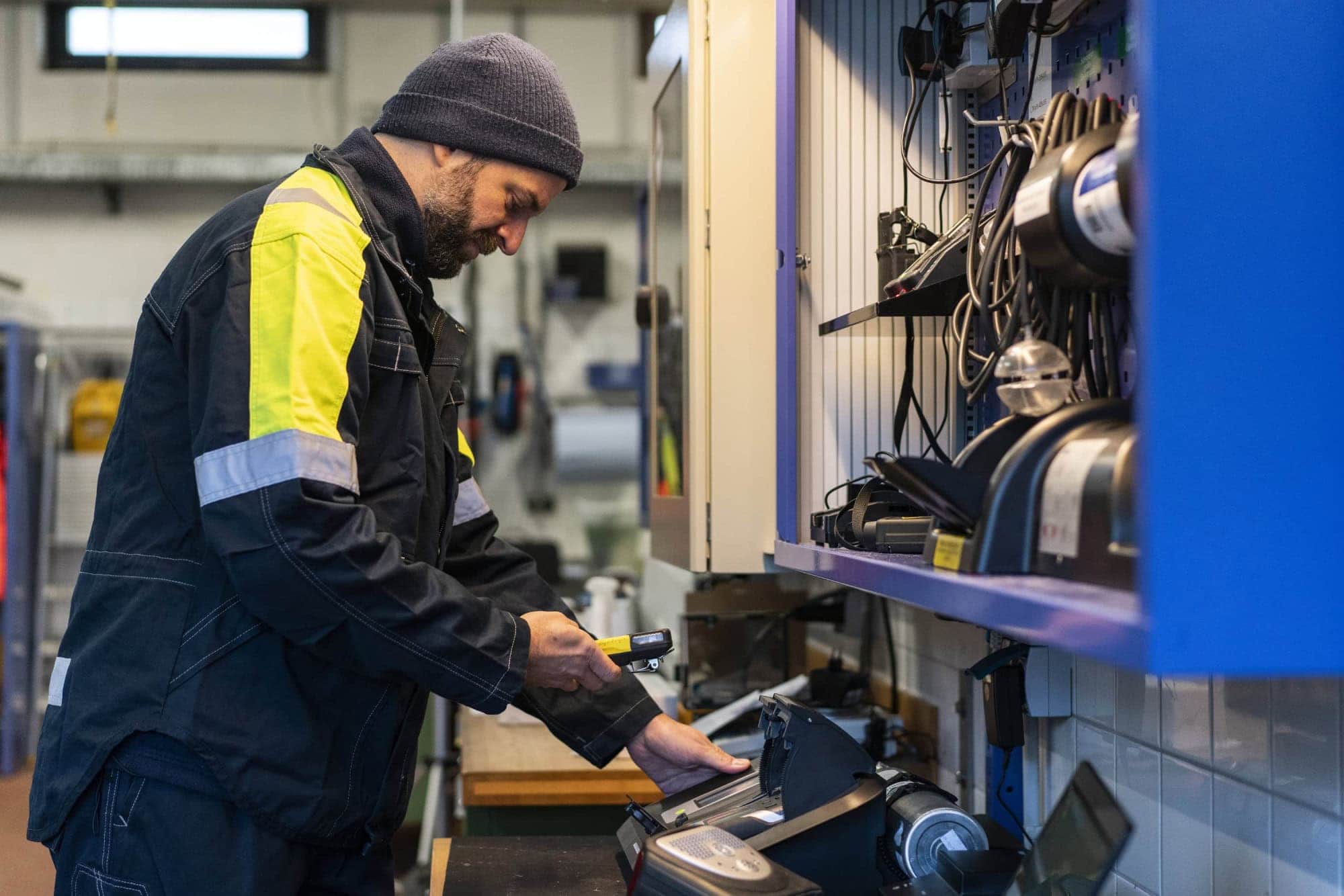 Dräger® X-am® 5600 Mehrgasmessgerät VN00655, Sensoren: IR EX/CO2, CO/H2S, O2, SO2, 1 bis 6 Gase Messgerät, IP 67 Wasserdicht, Für die Freimessung von Kanälen, Schächten und geschlossenen Räumen