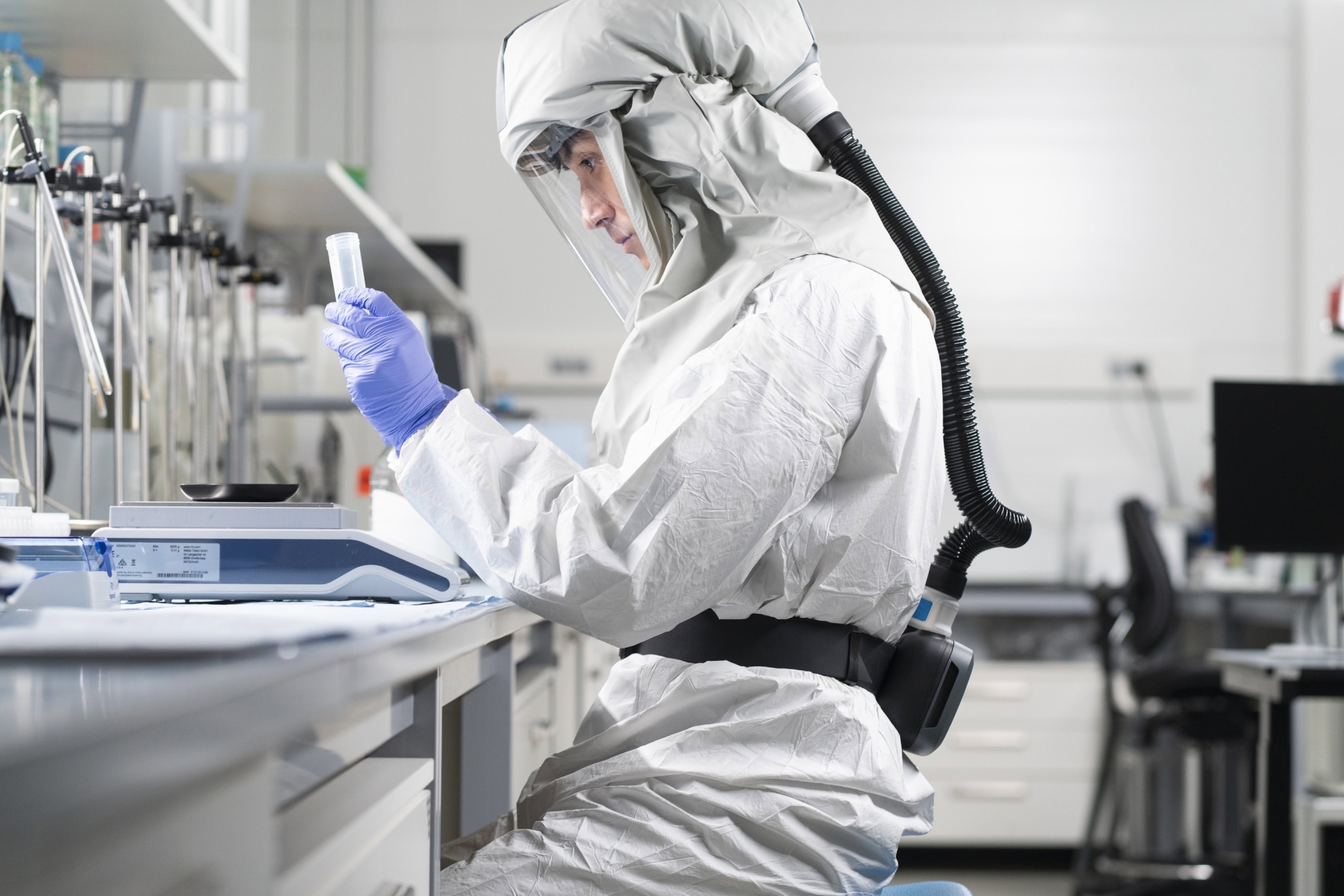 Dräger® X-plore® 8300 Gebläseeinheit Starter Set Leder 3734402, Universal Edition, Ledergürtel, TH3/TM3, 8 - 11 Stunden Laufzeit, Partikelschutz, Für höchste Anforderungen in Industrie und Gesundheitswesen