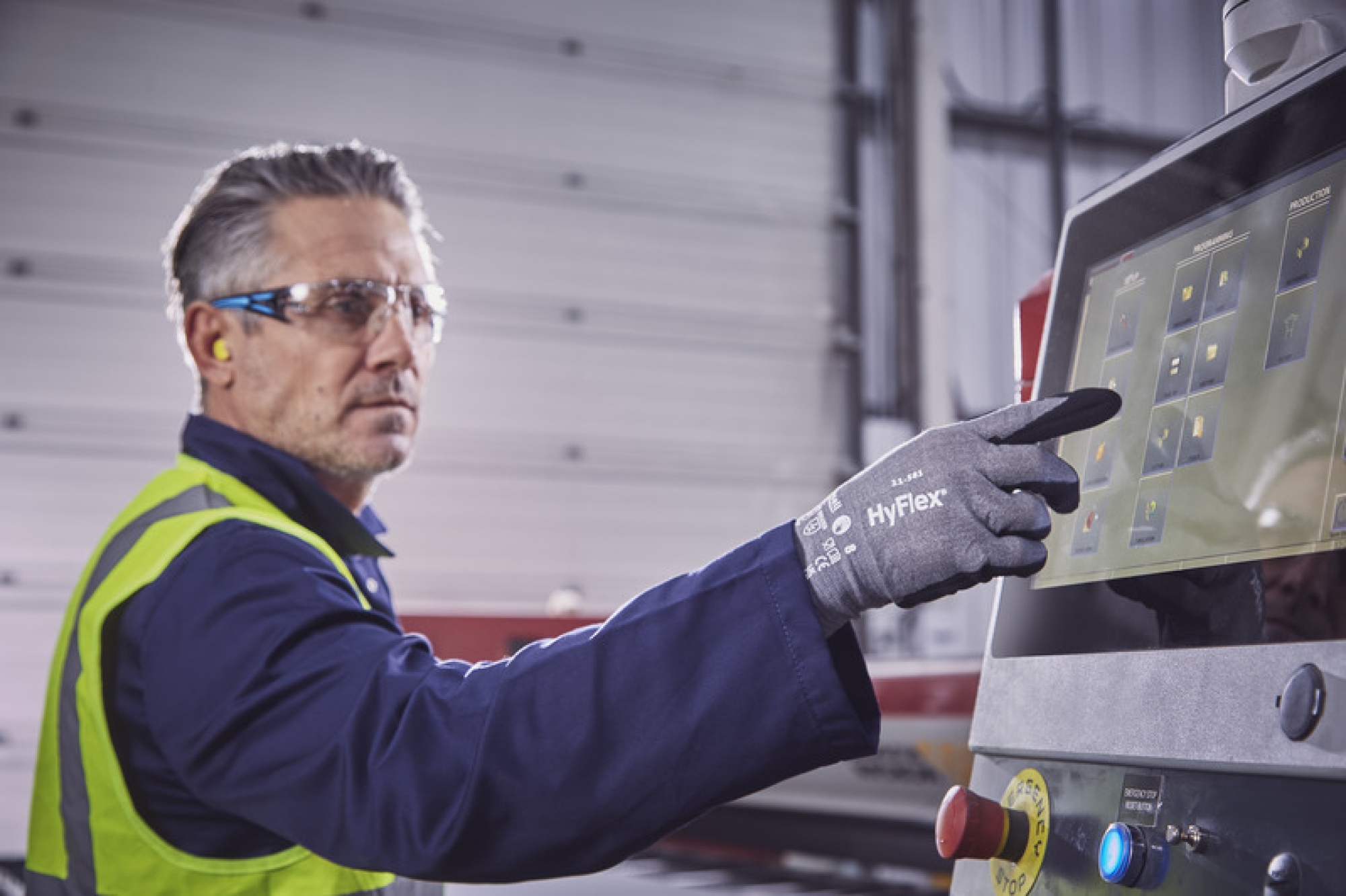 Ansell Hyflex™ 11-581 Schnittschutzhandschuh 11581060, Für scharfkantige Metallteile, Größe 6, Schwarz/ Grau, 225-278 mm lang, Mit FORTIX™ Technologie und 20% leichter