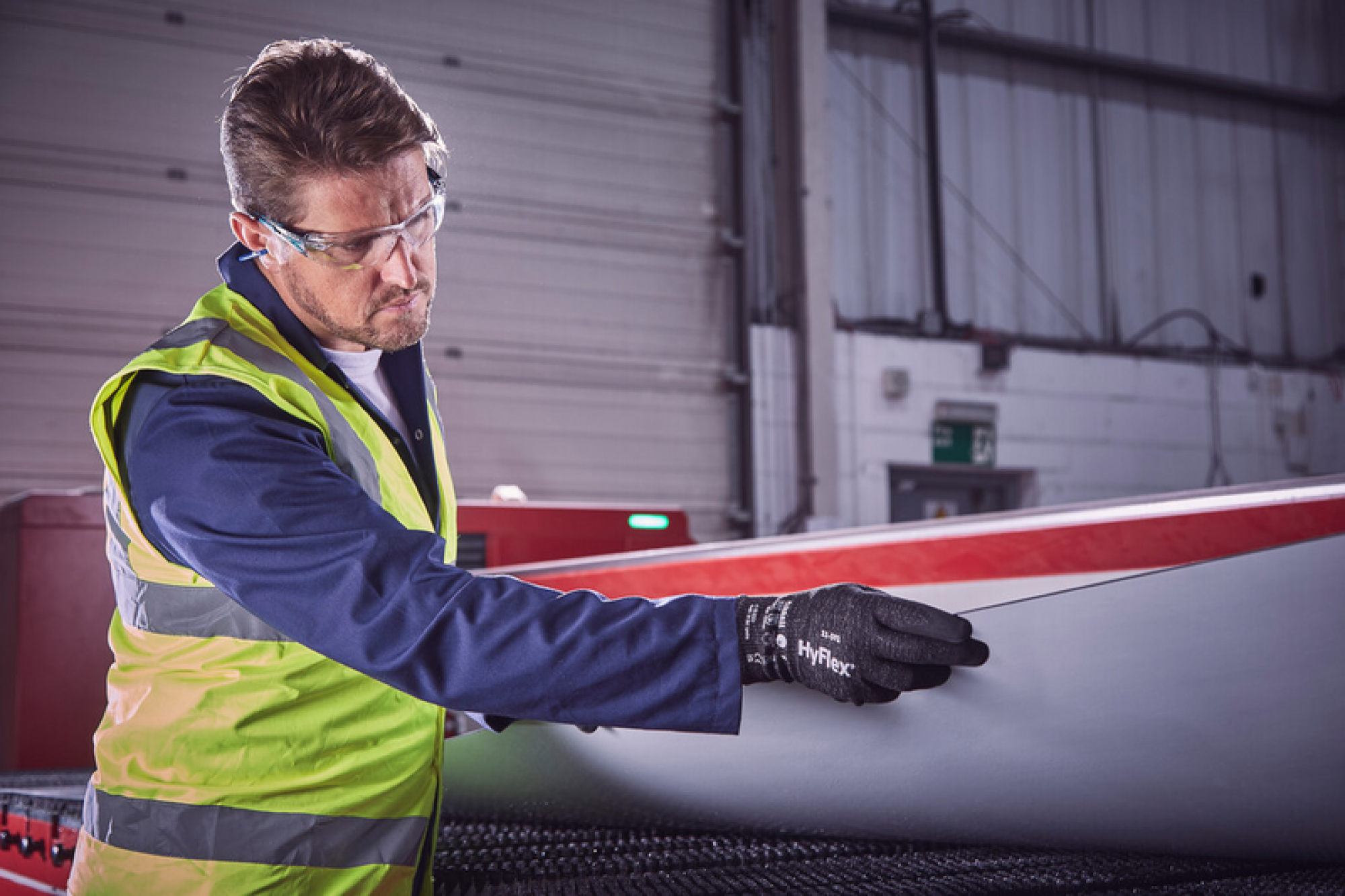 Ansell Hyflex™ 11-591 Schnittschutzhandschuh 11591060, Für extreme Schnittgefahren, Größe 6, Schwarz, 215-280 mm lang, Mit FORTIX™ Technologie und 20% leichter
