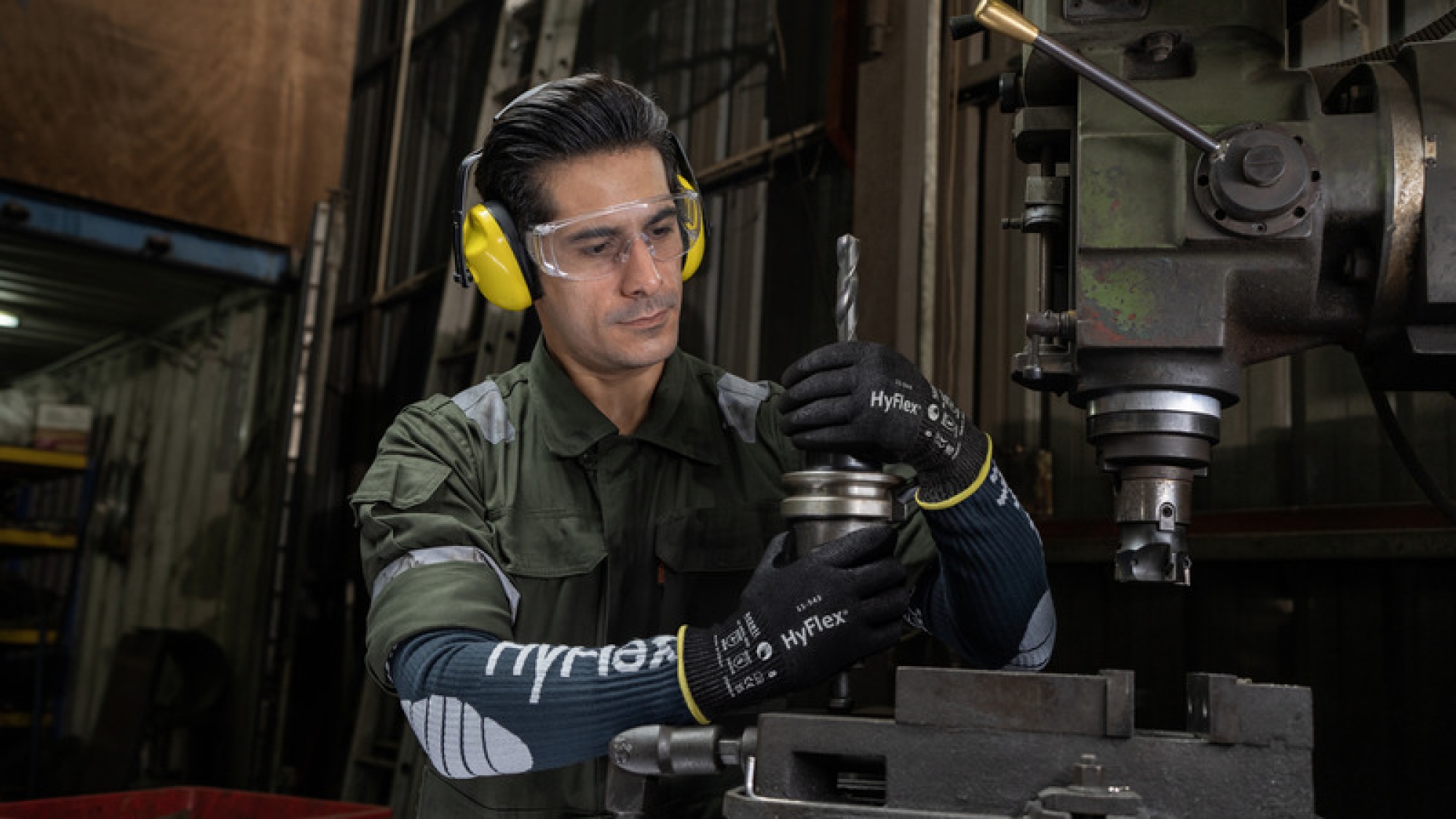Ansell Hyflex™ 11-543 Schnittschutzhandschuh 11543060, Für Metallbearbeitung und Montage, Größe 6, Schwarz, 213-267 mm lang, Mit INTERCEPT™ & FORTIX™ Technologie