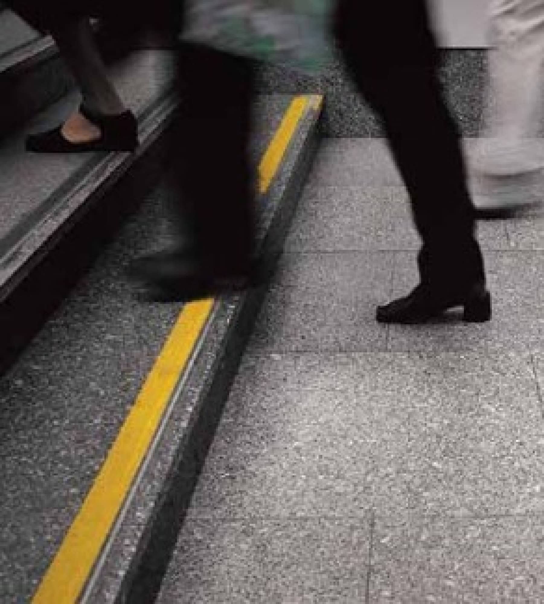 3M™ Safety-Walk™ SW1SG25, Serie 600 Universal (Typ 1), 25 mm x 18,3 m, 1,01 mm, Schwarz/Gelb (Nr. 613), Rutschfestigkeit: R 13, Anti-Rutsch Belag