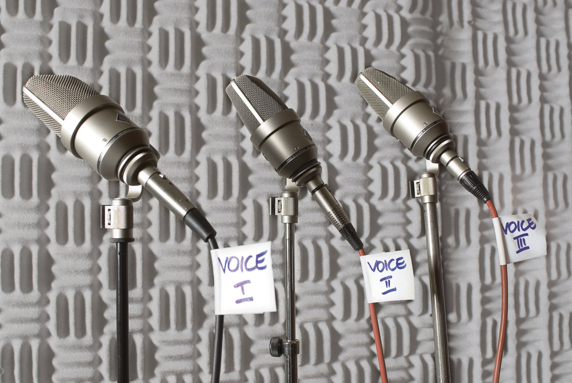 tesaband® Gewebeband 4671, 38 mm x 50 m, 0,28 mm, Weiß, Für Industrie, Produktion, Bühne, Studio und Messen