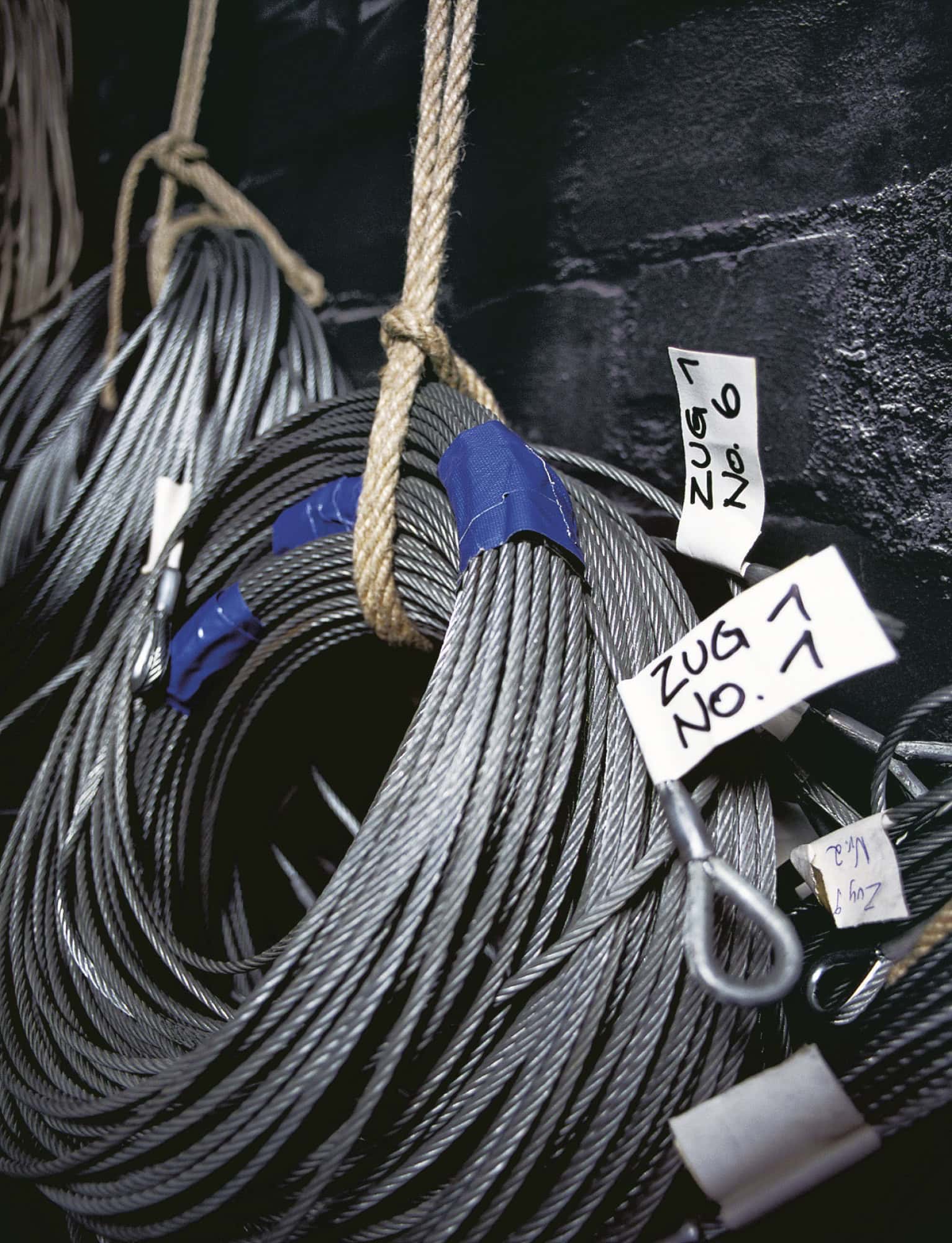 tesaband® Gewebeband 4688, 50 mm x 50 m, 0,26 mm, Grau, PV0, Allrounder & Reparatur Klebeband