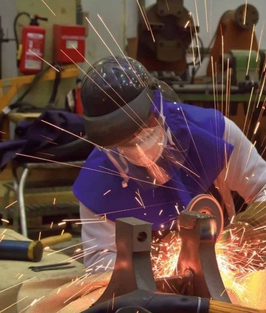 3M™ Cubitron™ 3 Fächerschleifscheibe 1169F 7100402380, Ø 180 mm x ø 22 mm, 60+, 8.500 U./Min., Typ 29 Konisch, K, Präzisions-Keramikkorn, Für Abtragsarbeiten in der Metallbearbeitung