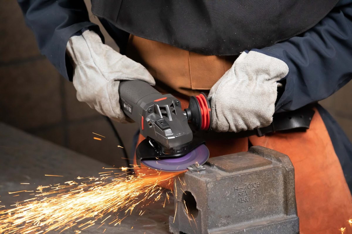 3M™ Cubitron™ 3 Trennscheibe 86581, Ø 115 mm x 0,8 mm, ø 22 mm, 80+, 13.300 U./Min., Typ 41 Gerade, Präzisions-Keramikkorn, Für alle Trennarbeiten