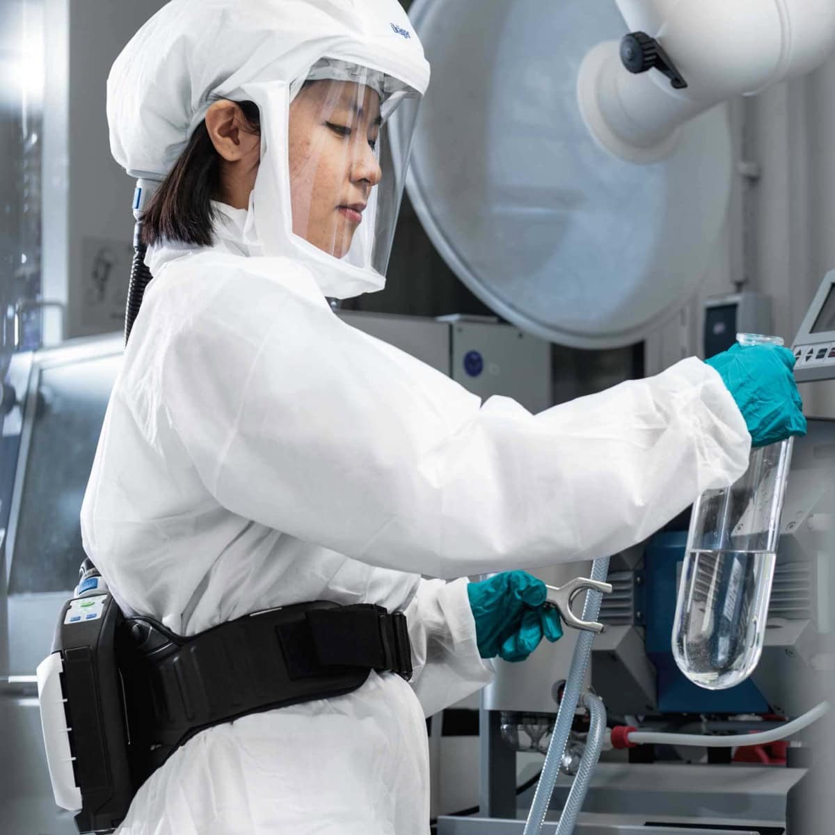 Dräger® X-plore® 8500 Starterpaket mit Haube VN01389, TH3, Größe L/XL, Partikel- Gase- & Dämpfeschutz, Leicht-Industrie, Teile: [R59540, R59810, R59600, 6739730, 6739535, R59563, R59564, R63425]