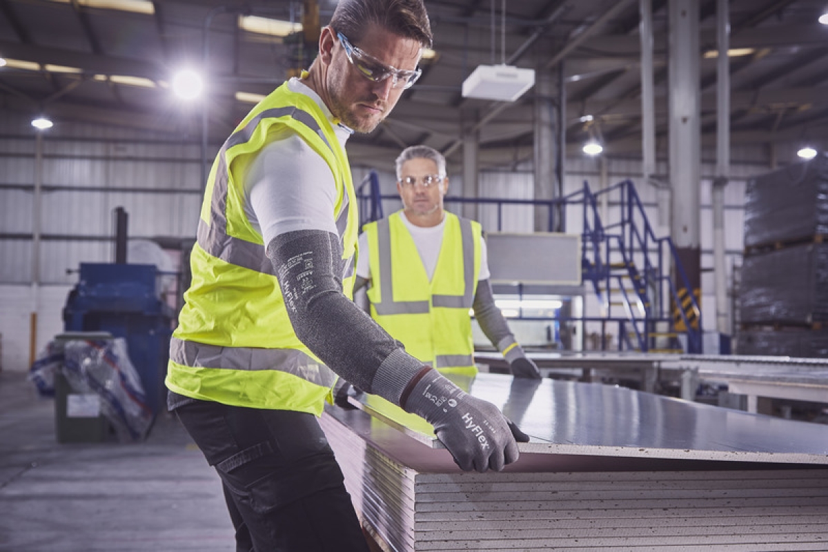 Ansell Hyflex™ 11-581 Schnittschutzhandschuh 11581060, Für scharfkantige Metallteile, Größe 6, Schwarz/ Grau, 225-278 mm lang, Mit FORTIX™ Technologie und 20% leichter