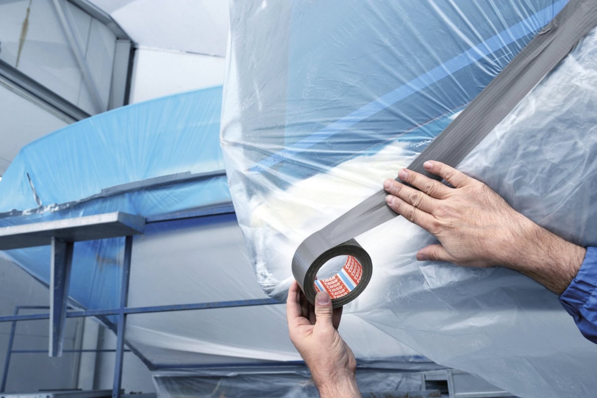 tesa® Gewebeband / Duct Tape 4615, 50 mm x 50 m, 0,175 mm, Schwarz, Lösemittelfrei, Nachhaltig, Für universelle Anwendungen