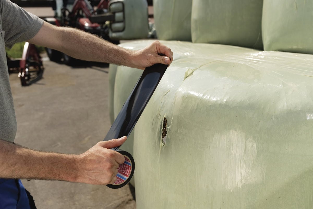 tesa® Siloband / Reparaturband 4648, 75 mm x 33 m, 0,12 mm, Schwarz, Ideal für die Reparatur von Silofolien & Silageballen Umwicklungen