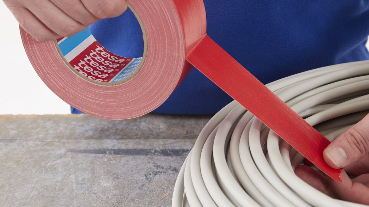 tesaband® Gewebeband 4688, 50 mm x 50 m, 0,26 mm, Grau, PV0, Allrounder & Reparatur Klebeband