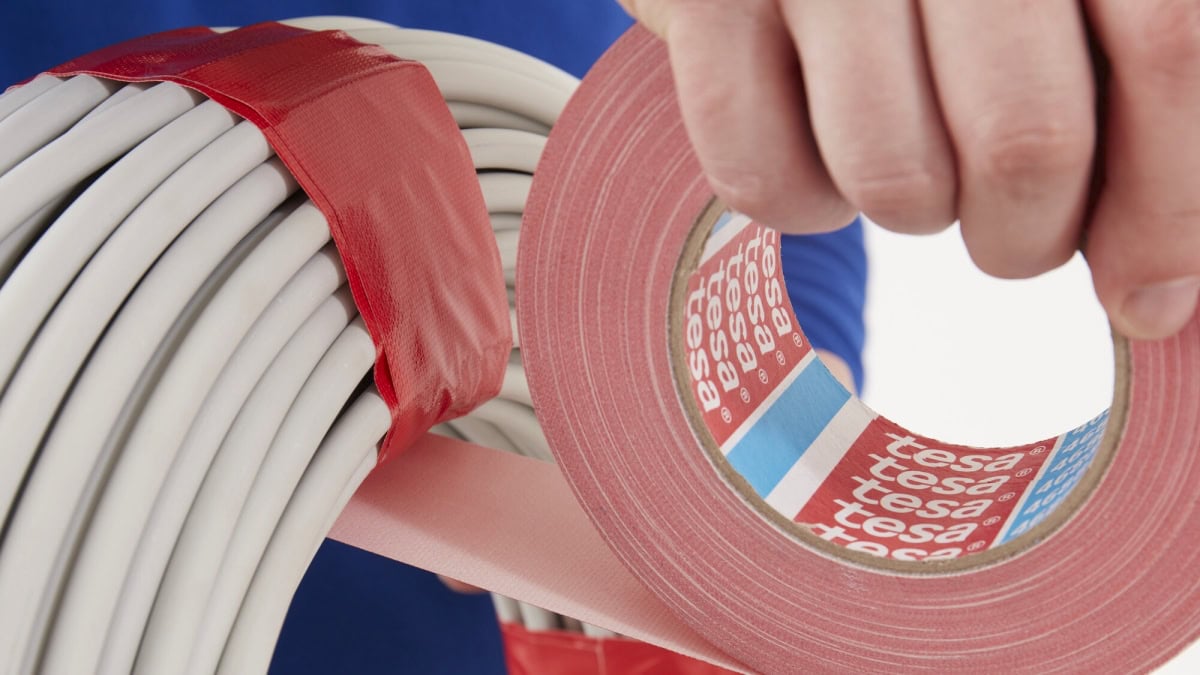 tesaband® Gewebeband 4688, 50 mm x 50 m, 0,26 mm, Grau, PV0, Allrounder & Reparatur Klebeband