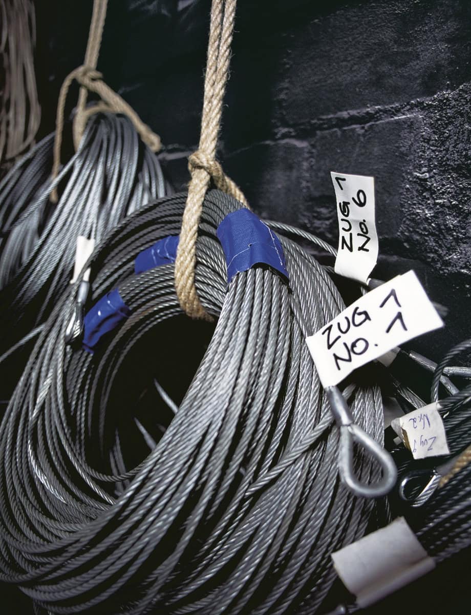 tesaband® Gewebeband 4688, 1300 mm x 50 m, 0,26 mm, Weiß, PV0, Allrounder & Reparatur Klebeband
