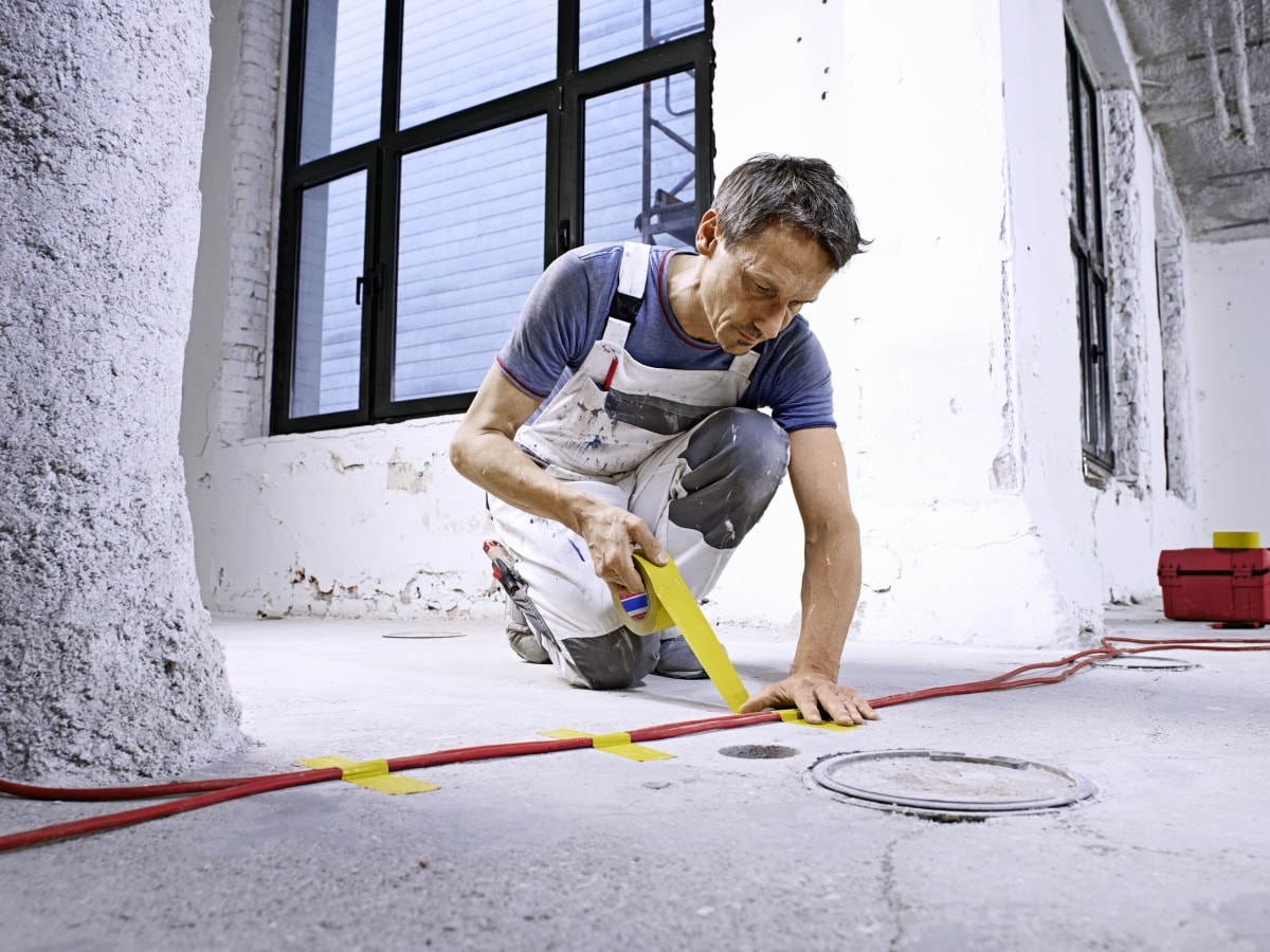 tesa® Professional Stein- & Betonband 4662, 48 mm x 50 m, 0,23 mm, Gelb, EAN Einzelhandels Variante, Allzweck Gewebeband ideal für Putz- und Mauerwerksarbeiten